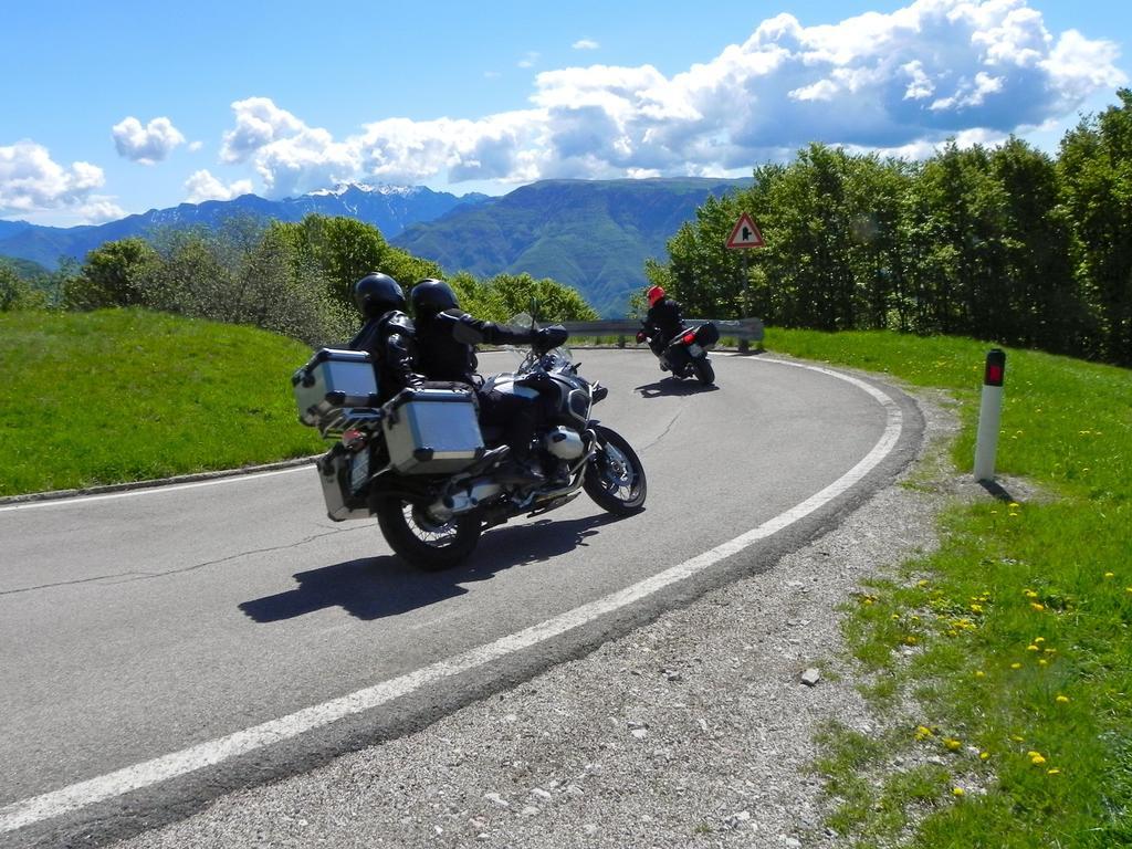 ホテル Rifugio Monte Baldo アーヴィオ エクステリア 写真