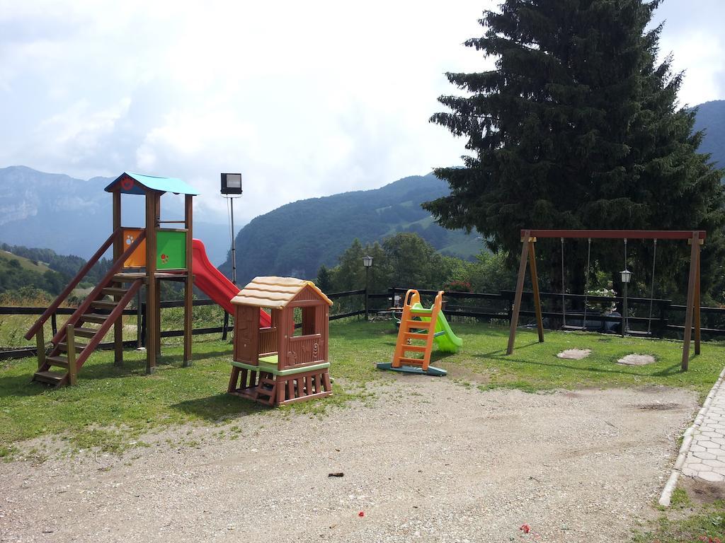 ホテル Rifugio Monte Baldo アーヴィオ エクステリア 写真
